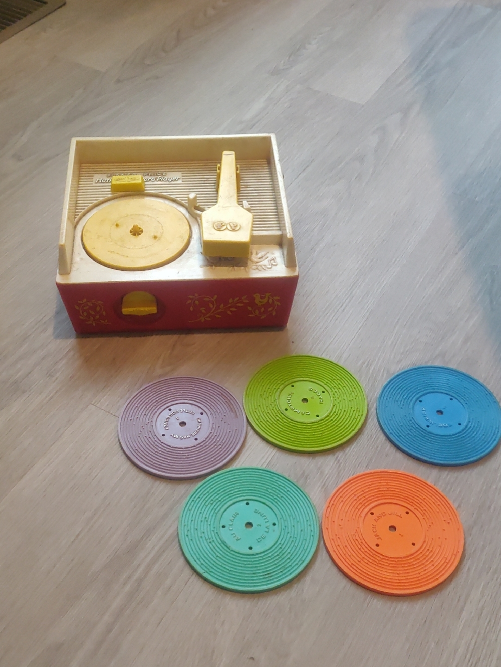 Vintage 1970s Fisher-Price Classic Music Box Record Player Y2K Cottagecore Count